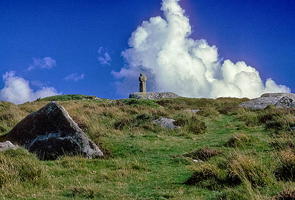 ENG: Devon , Dartmoor National Park, Central Dartmoor, Foxtor Mires. Medieval stone cross marks the edge of mire -- a warning for travelers. [Ask for #157.039.]