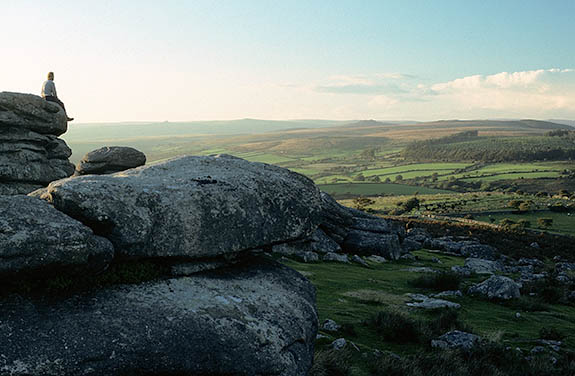 ENG: Devon , Dartmoor National Park, Central Dartmoor, Dartmeet. View over open moor towards Improved lands in the River Dart headwaters, from Combestone Tor [Ask for #157.051.]