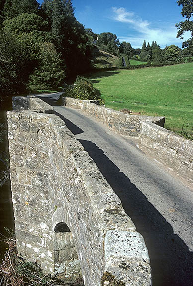 ENG: South West Region, Devon, Dartmoor National Park, Dartmoor's Eastern Edge, Chagford, Chagford Bridge (15th C) over R. Teign [Ask for #157.084.]