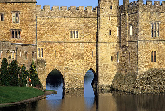 ENG: Kent , The Medway Valley, Leeds Castle and Gardens, "Gloriette" (13th C. keep). Viewed over moat [Ask for #248.402.]
