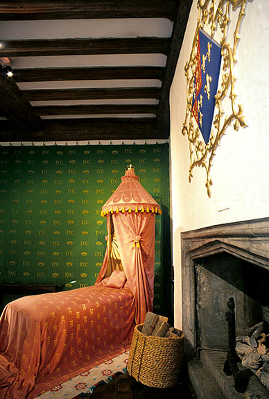 ENG: Kent , The Medway Valley, Leeds Castle and Gardens, "Gloriette" (13th C. keep). Interior; Queen's Rooms. Queen Catherine de Valois' bed chamber, reconstructed to its 15th c appearance; showing lounge sofa used to receive guests [Ask for #248.406.]