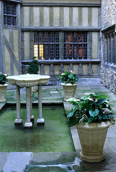 ENG: Kent , The Medway Valley, Leeds Castle and Gardens, "Gloriette" (13th C. keep). The Fountain Court, at the center of the keep. [Ask for #248.409.]