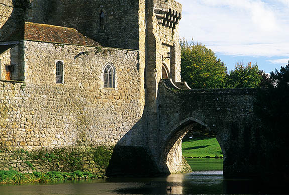 ENG: Kent , The Medway Valley, Leeds Castle and Gardens, The Gatehouse. Viewed over moat [Ask for #248.416.]
