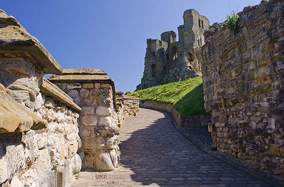 ENG: Yorkshire & Humberside Region, North Yorkshire, North Yorkshire Coast, Scarborough City, Scarborough Castle (EH), View from the gatehouse towards the keep. [Ask for #270.501.]